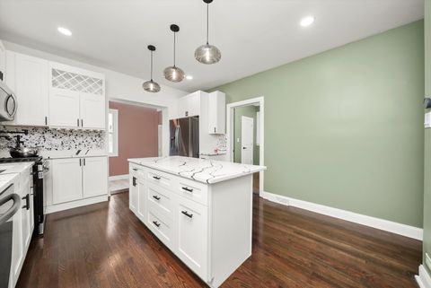 Tiny photo for 7627 S Ridgeland Avenue, Chicago, IL 60649 (MLS # 12490602)