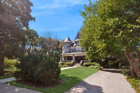 Tiny photo for 1232 Ridge Avenue, Evanston, IL 60202 (MLS # 12265463)