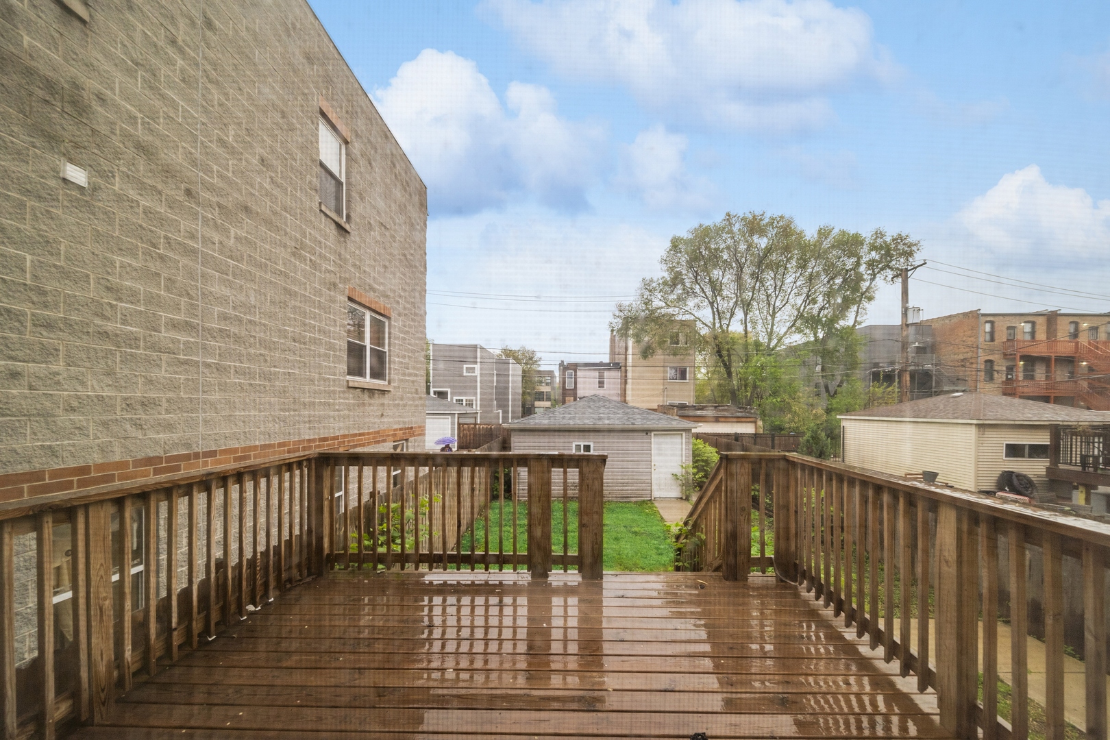 Chicago, Illinois 60653, United States, 4 Bedrooms Bedrooms, ,4 BathroomsBathrooms,Residential,Contingent,21802