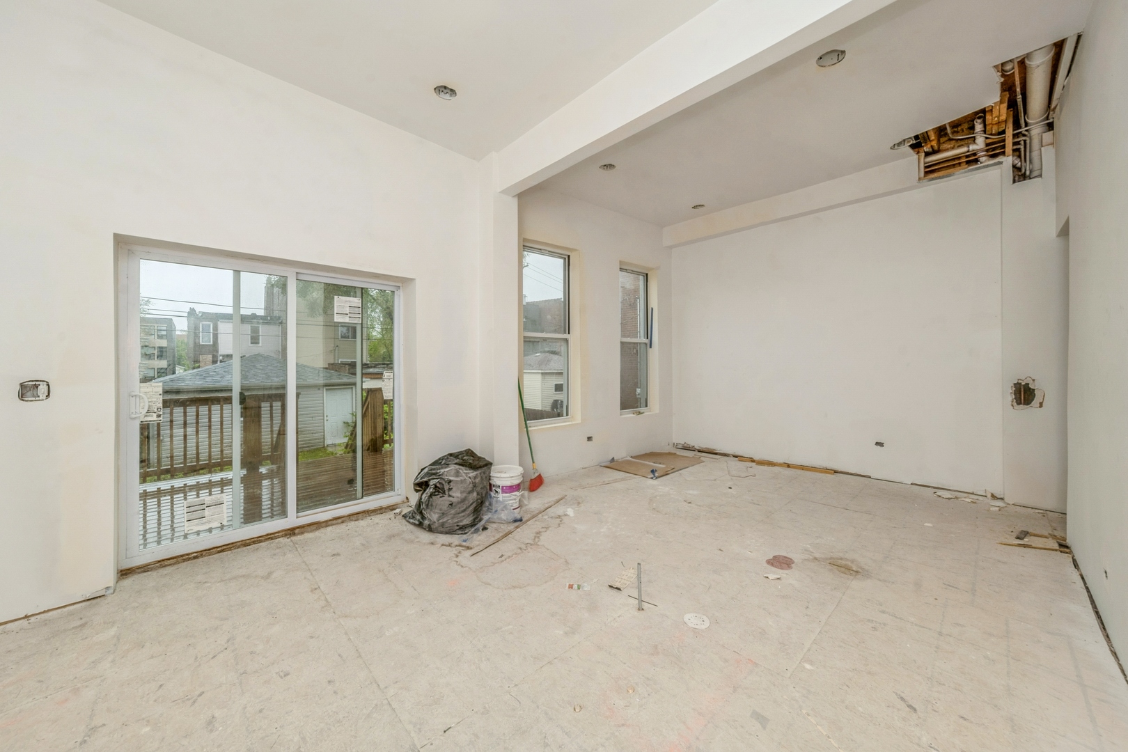 Chicago, Illinois 60653, United States, 4 Bedrooms Bedrooms, ,4 BathroomsBathrooms,Residential,Contingent,21802