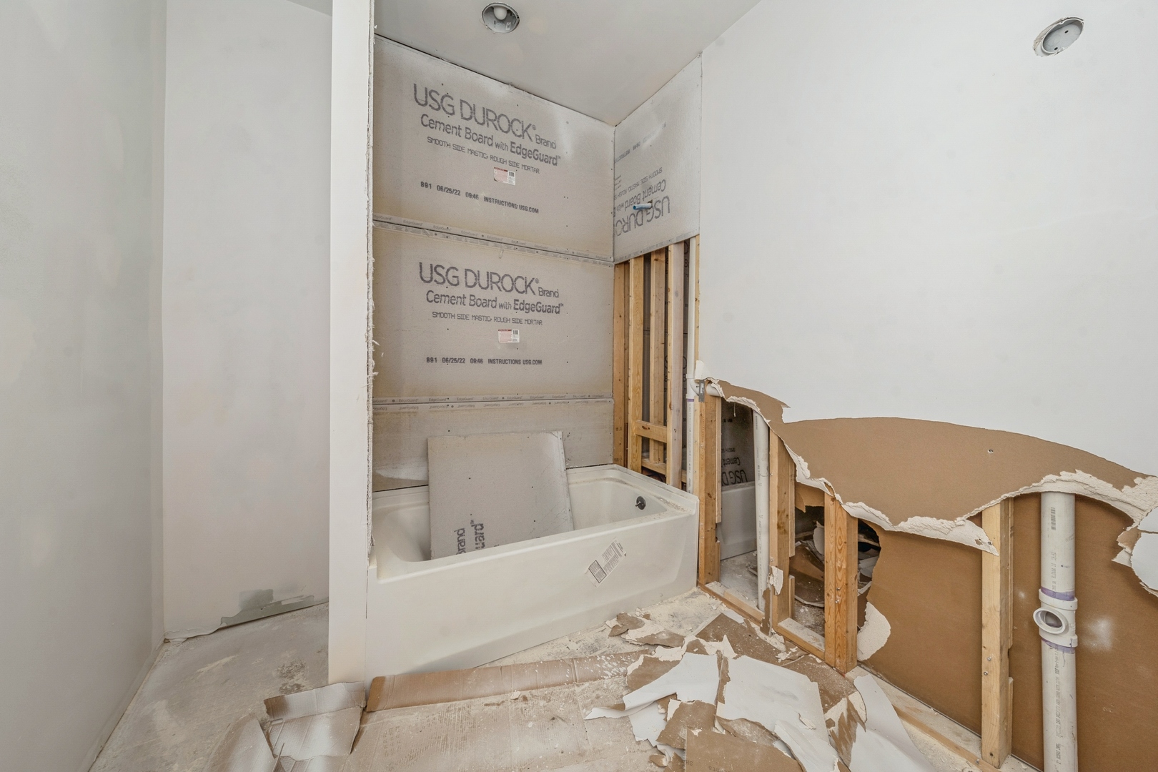 Chicago, Illinois 60653, United States, 4 Bedrooms Bedrooms, ,4 BathroomsBathrooms,Residential,Contingent,21802