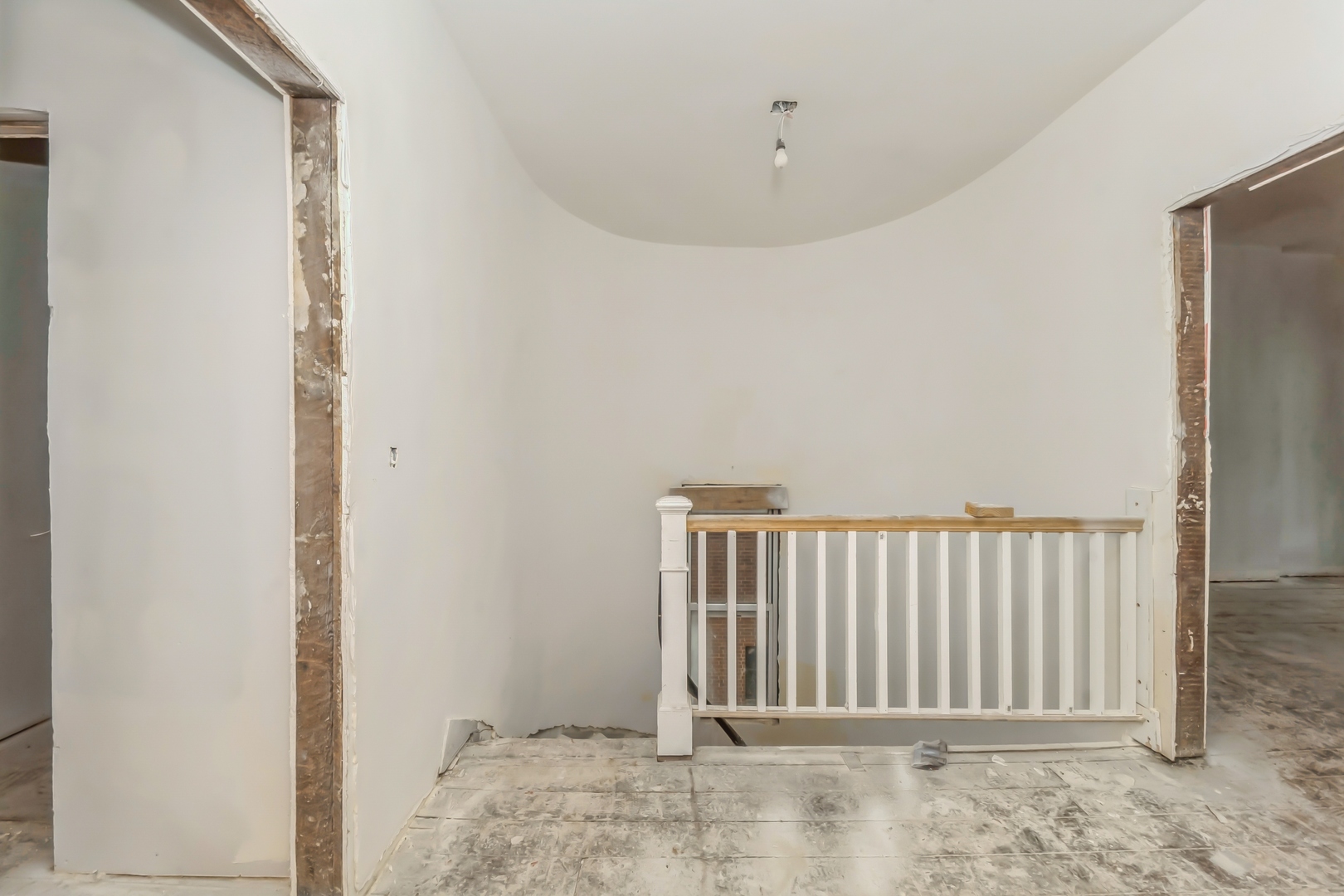 Chicago, Illinois 60653, United States, 4 Bedrooms Bedrooms, ,4 BathroomsBathrooms,Residential,Contingent,21802