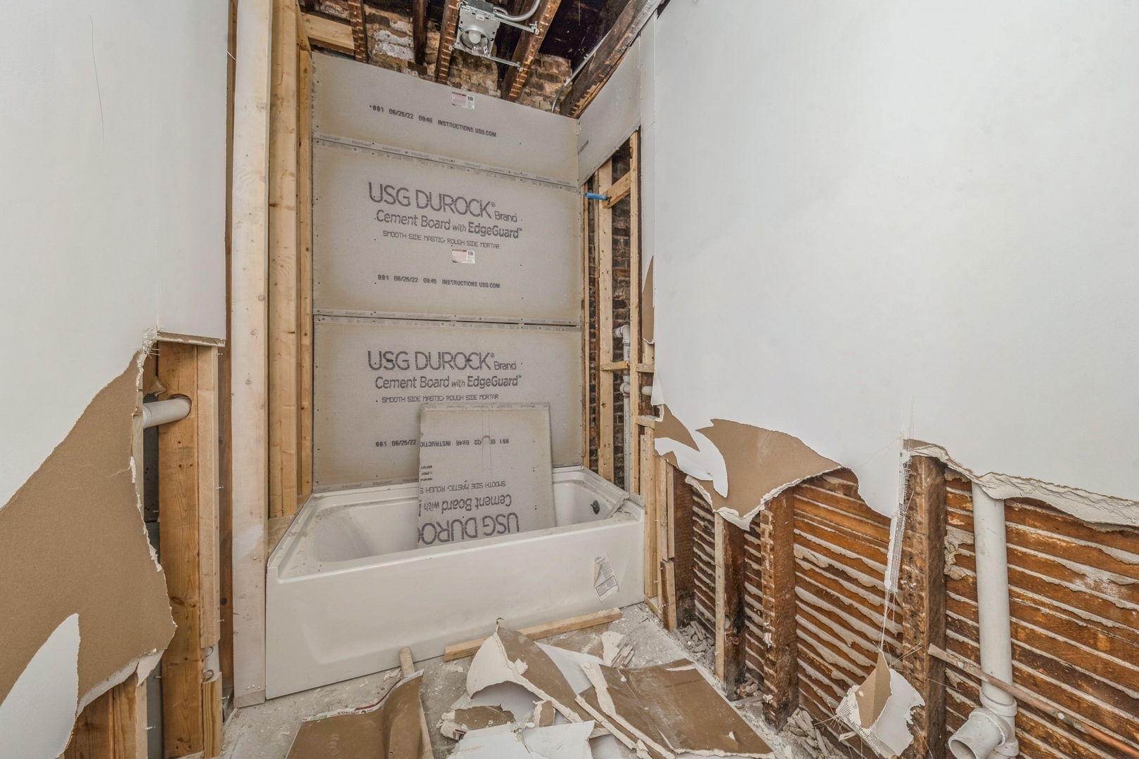 Chicago, Illinois 60653, United States, 4 Bedrooms Bedrooms, ,4 BathroomsBathrooms,Residential,Contingent,21802