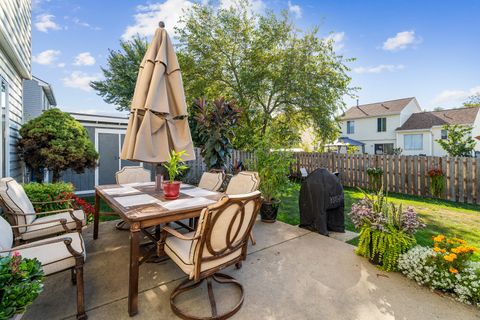 Tiny photo for 202 Parkwood Drive, Streamwood, IL 60107 (MLS # 12511594)