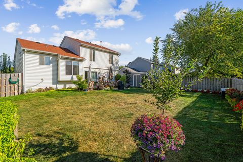 Tiny photo for 202 Parkwood Drive, Streamwood, IL 60107 (MLS # 12511594)