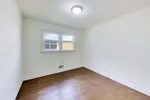Tiny photo for 8631 E Prairie Road, Skokie, IL 60076 (MLS # 12668864)