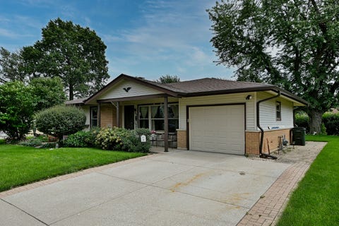 Tiny photo for 1157 Elmwood Lane, Elk Grove Village, IL 60007 (MLS # 12731670)