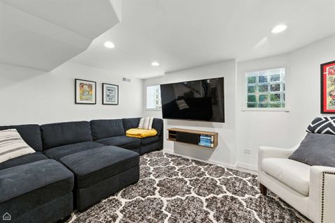 Tiny photo for 5729 S Harper Avenue, Chicago, IL 60637 (MLS # 12409365)