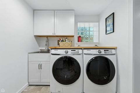 Tiny photo for 5729 S Harper Avenue, Chicago, IL 60637 (MLS # 12409365)