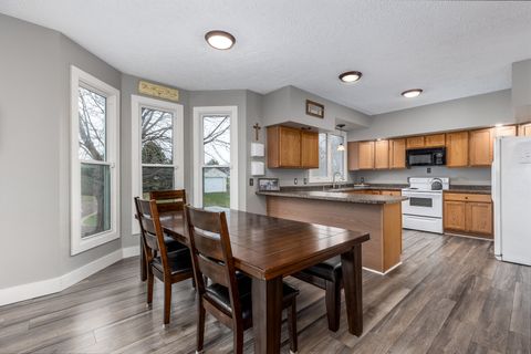 Tiny photo for 3 Wood Duck Lane, Ottawa, IL 61350 (MLS # 12591784)