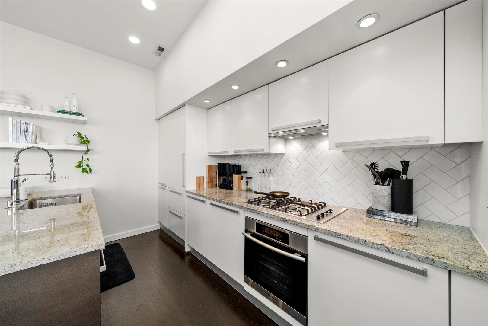 1750 N Clybourn Avenue 202