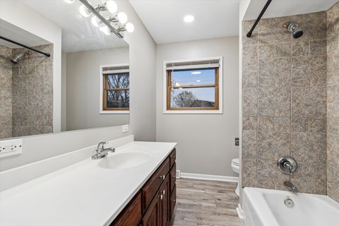 Tiny photo for 195 E Oak Glen Drive, Bartlett, IL 60103 (MLS # 12586918)