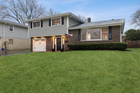 Photo of 195 E Oak Glen Drive, Bartlett, IL 60103 (MLS # 12586918)