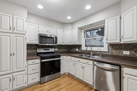 Tiny photo for 195 E Oak Glen Drive, Bartlett, IL 60103 (MLS # 12586918)