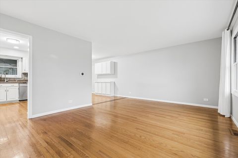 Tiny photo for 195 E Oak Glen Drive, Bartlett, IL 60103 (MLS # 12586918)