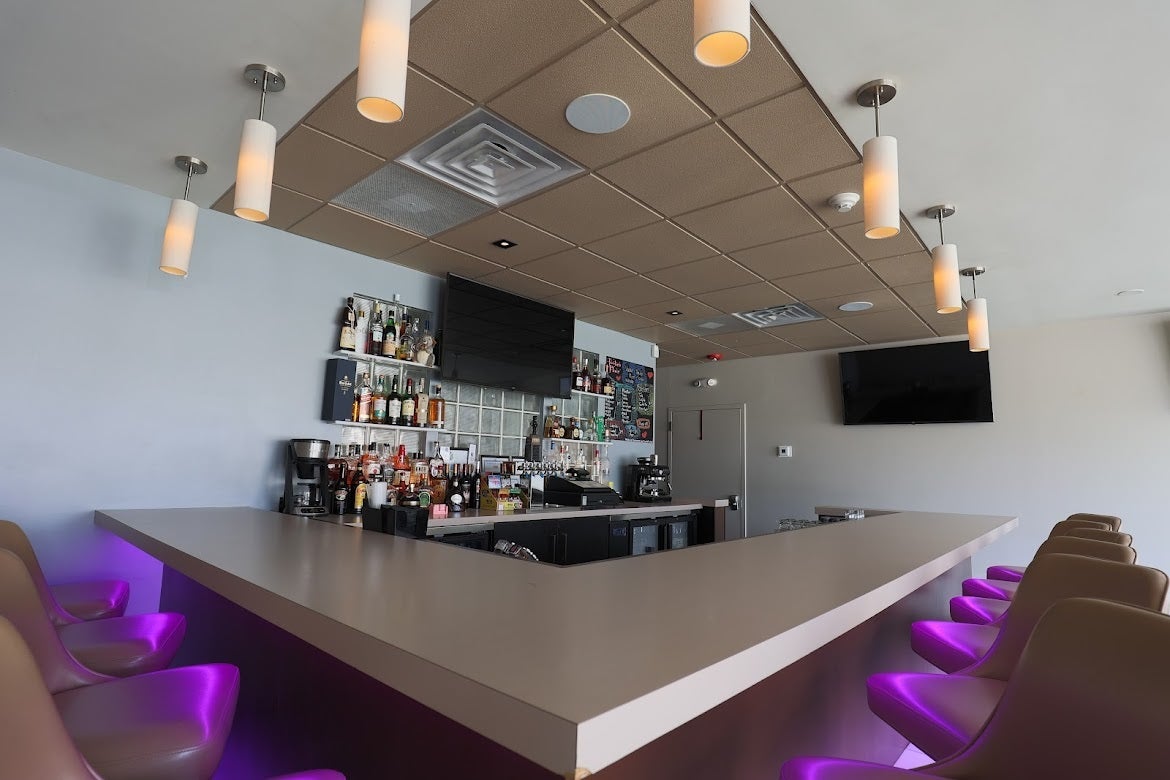 8905 W Cermak Road