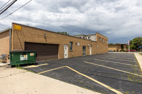 Tiny photo for 8905 W Cermak Road, North Riverside, IL 60546 (MLS # 12761253)