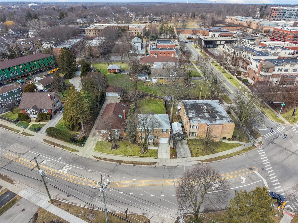 887 Deerfield Road