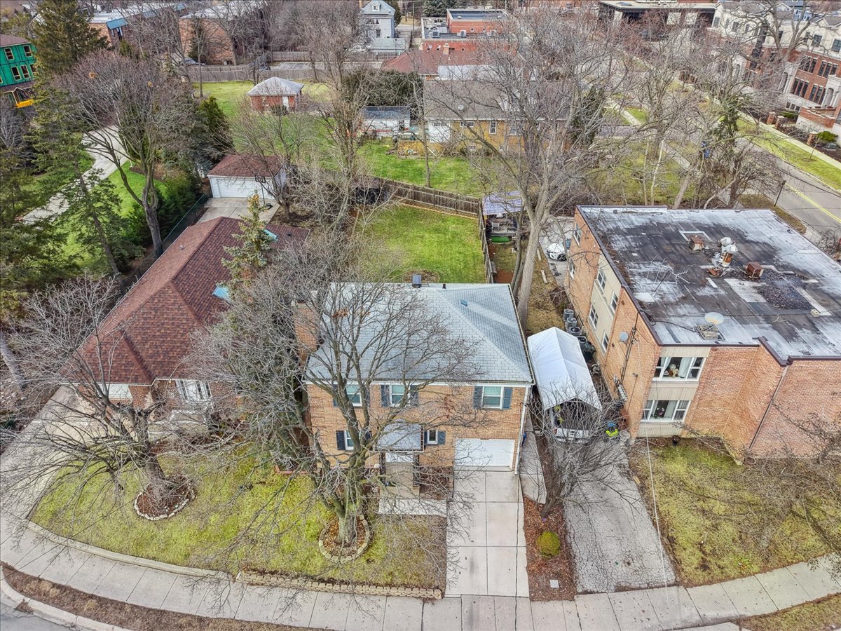 887 Deerfield Road