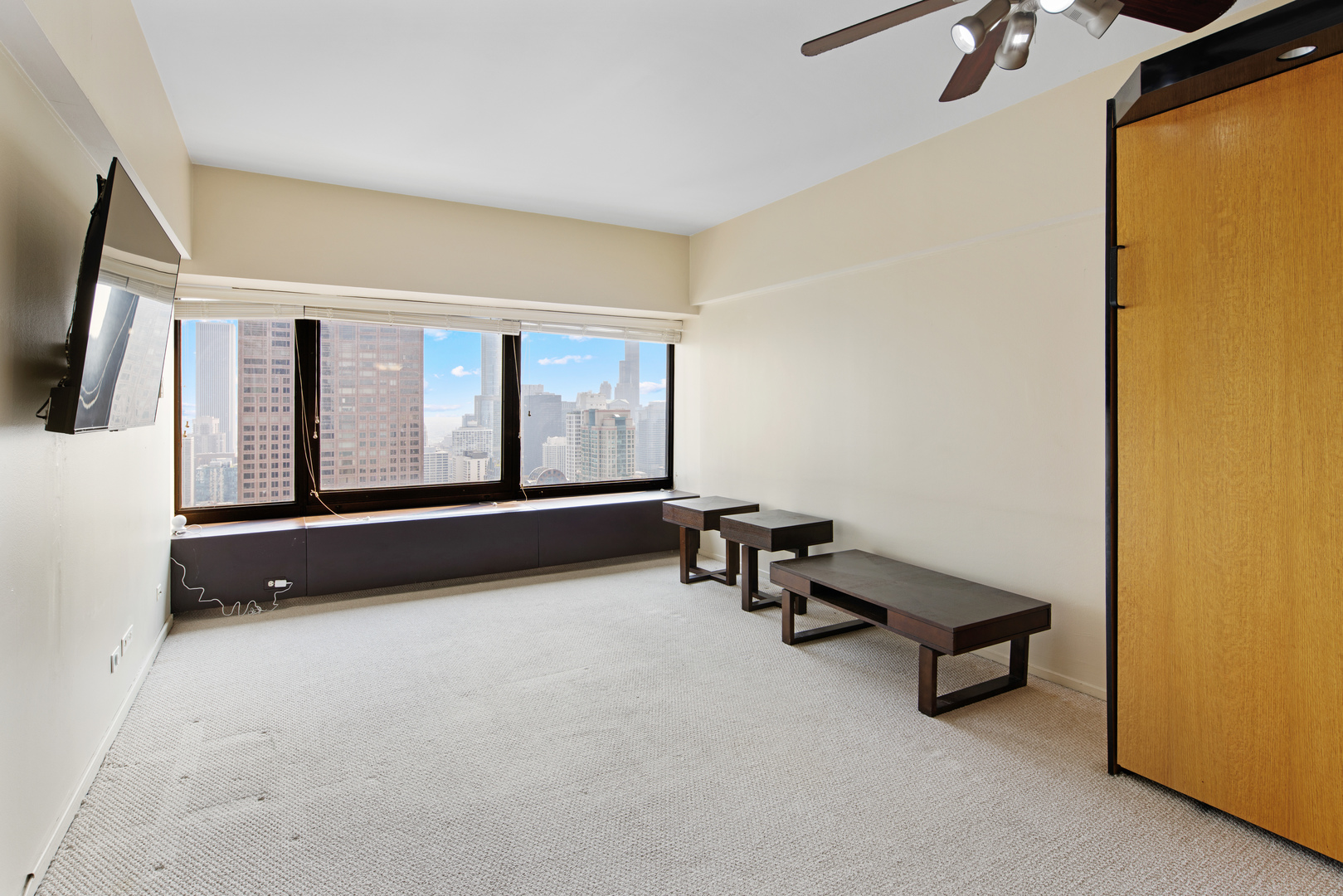 175 E DELAWARE Place 4921