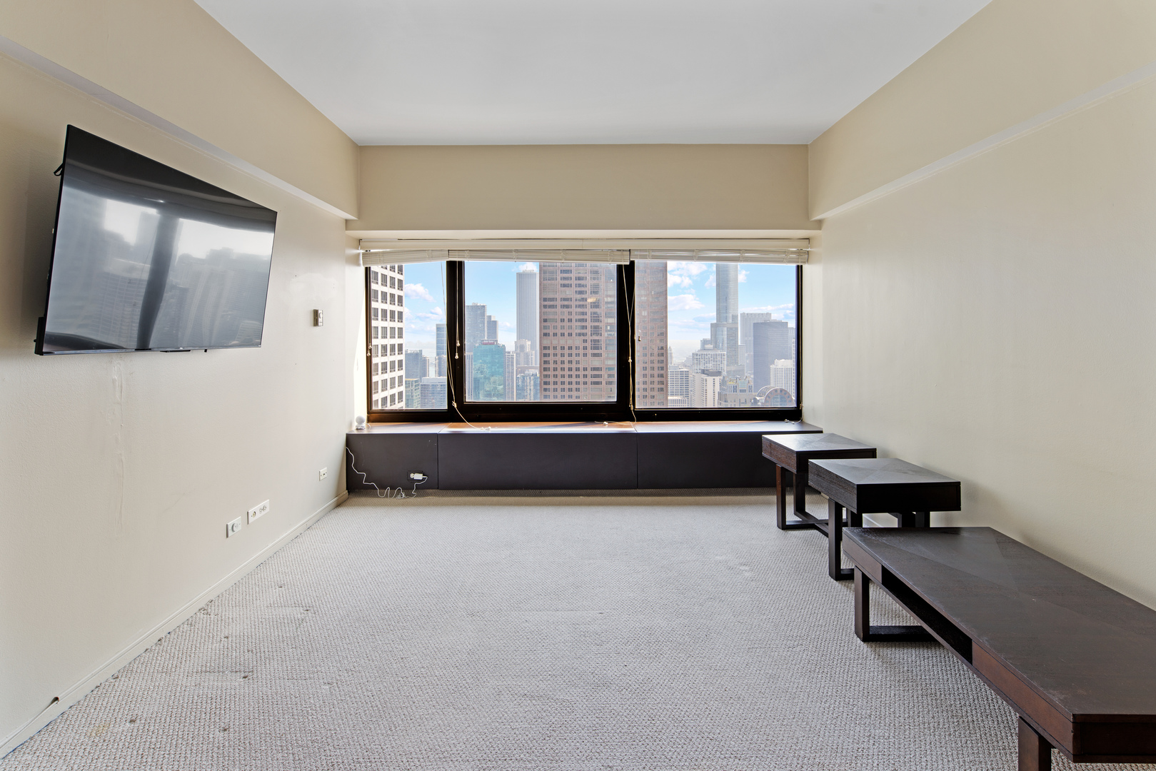 175 E DELAWARE Place 4921