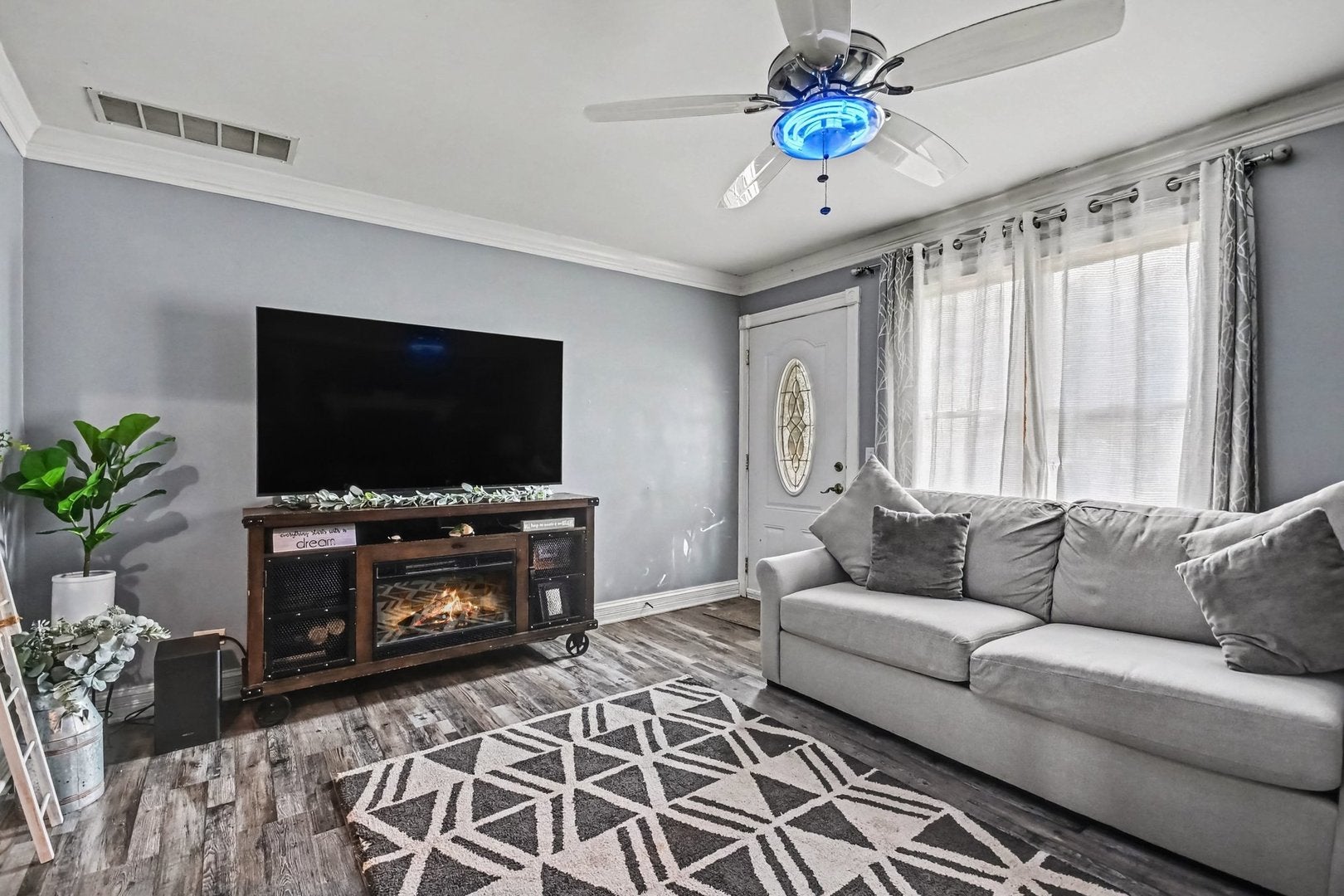 30W100 Maplewood Drive