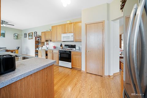 Tiny photo for 2508 Meer Park Court, Crest Hill, IL 60403 (MLS # 11866214)