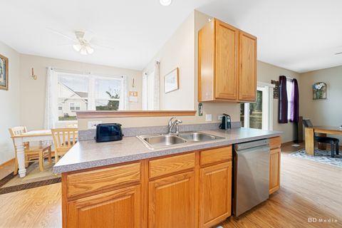 Tiny photo for 2508 Meer Park Court, Crest Hill, IL 60403 (MLS # 11866214)