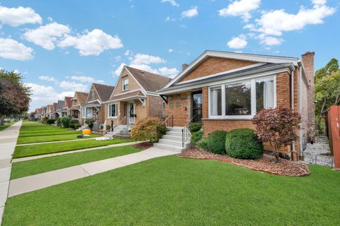 Tiny photo for 5310 S Avers Avenue, Chicago, IL 60632 (MLS # 12508609)