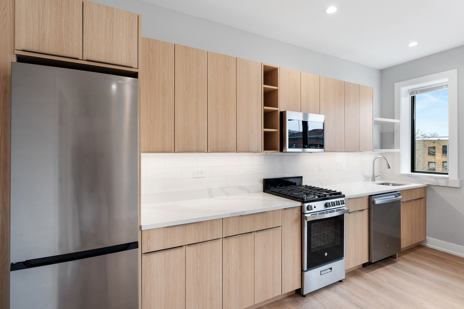 1546 W JONQUIL Terrace 305