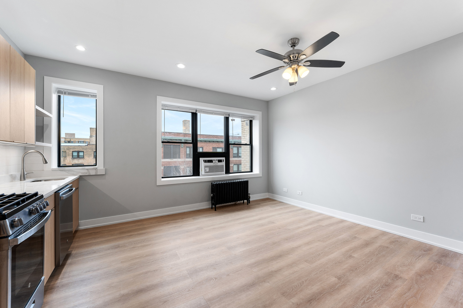 1546 W JONQUIL Terrace 305