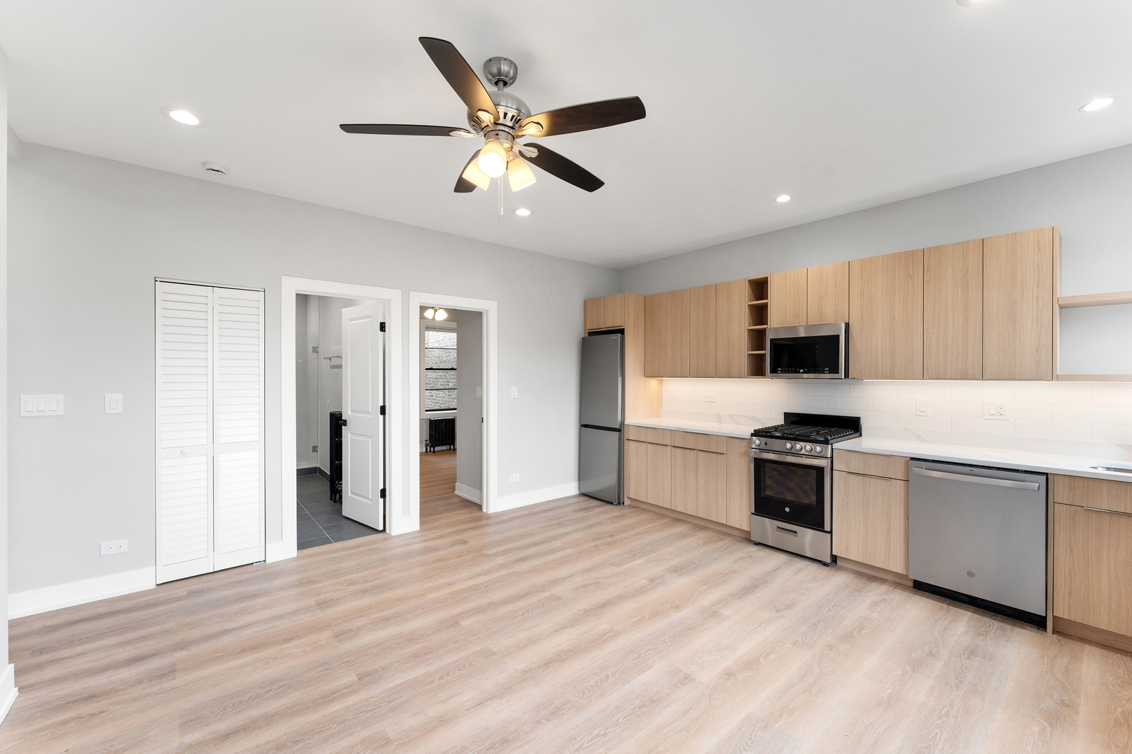 1546 W JONQUIL Terrace 305