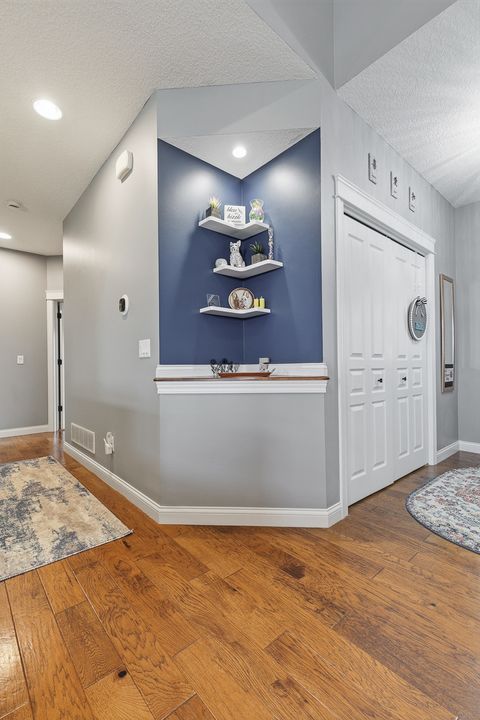 Tiny photo for 6521 FRIENDSHIP Path, Bettendorf, IA 52722 (MLS # 12605641)