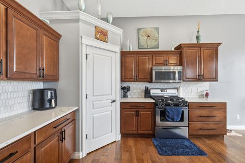 Tiny photo for 6521 FRIENDSHIP Path, Bettendorf, IA 52722 (MLS # 12605641)