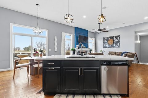 Tiny photo for 6521 FRIENDSHIP Path, Bettendorf, IA 52722 (MLS # 12605641)