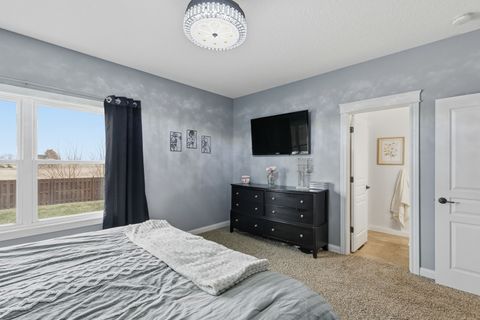 Tiny photo for 6521 FRIENDSHIP Path, Bettendorf, IA 52722 (MLS # 12605641)