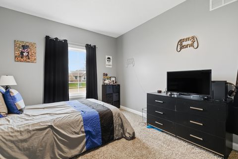 Tiny photo for 6521 FRIENDSHIP Path, Bettendorf, IA 52722 (MLS # 12605641)
