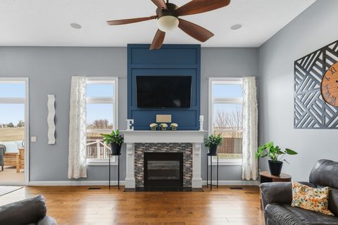 Tiny photo for 6521 FRIENDSHIP Path, Bettendorf, IA 52722 (MLS # 12605641)