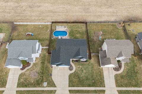 Tiny photo for 6521 FRIENDSHIP Path, Bettendorf, IA 52722 (MLS # 12605641)