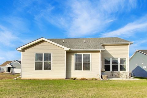 Tiny photo for 2911 Briargate Drive, Lindenhurst, IL 60046 (MLS # 12608986)