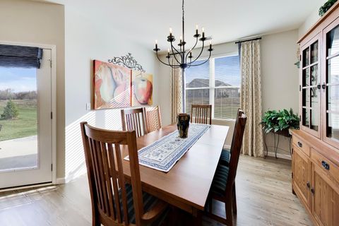 Tiny photo for 2911 Briargate Drive, Lindenhurst, IL 60046 (MLS # 12608986)