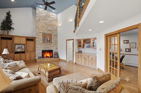 Tiny photo for 33 W Eureka Avenue, Lemont, IL 60439 (MLS # 12649086)