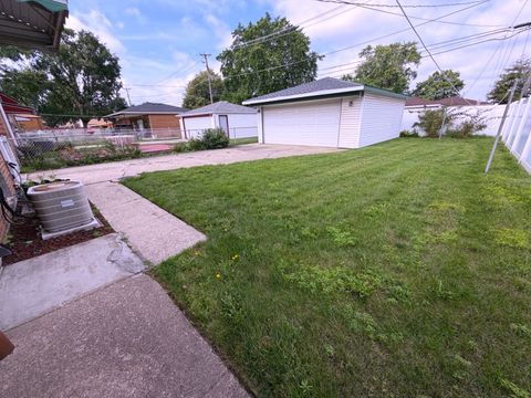 Tiny photo for 12850 S Commercial Avenue, Chicago, IL 60633 (MLS # 12691068)