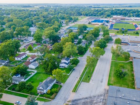 Tiny photo for 915 E Prairie Street, Pontiac, IL 61764 (MLS # 12524789)