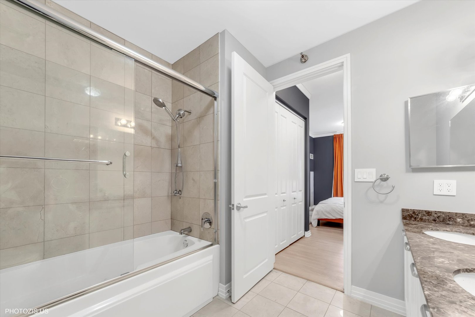170 W Polk Street 1101