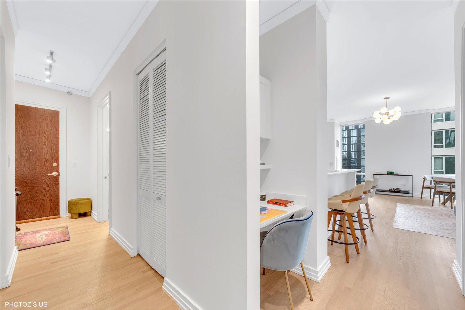 170 W Polk Street 1101