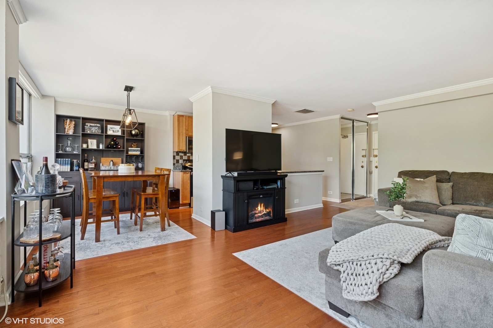 1455 N Sandburg Terrace 204