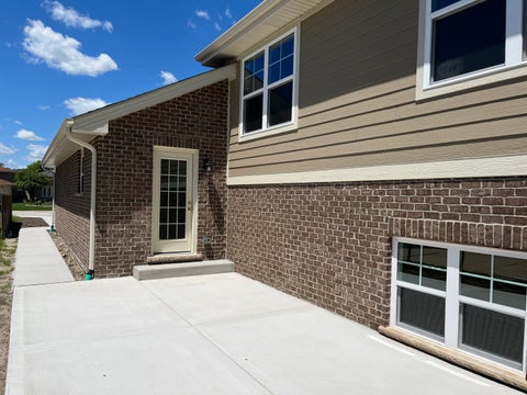 Tiny photo for 14109 Kenneth Court, Crestwood, IL 60418 (MLS # 12661398)