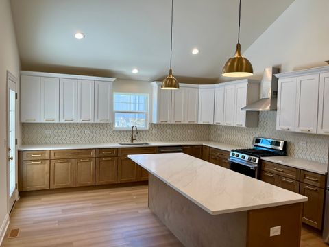 Tiny photo for 14109 Kenneth Court, Crestwood, IL 60418 (MLS # 12661398)