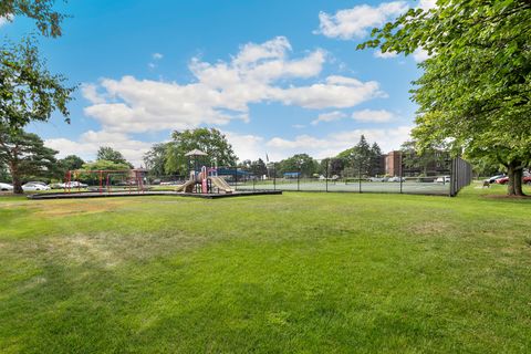 Tiny photo for 1550 Sandpebble Drive #307, Wheeling, IL 60090 (MLS # 12453447)